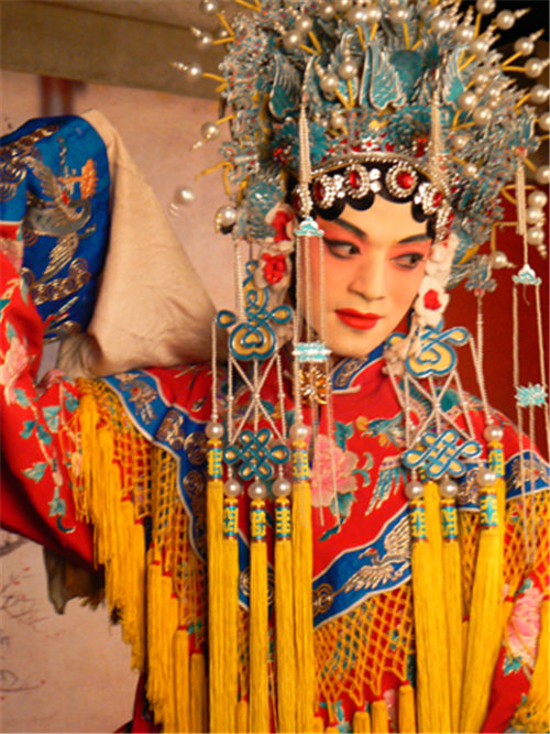 陈晓东的女子京剧受到了工作人员和梁咏琪一样的曝光和赞扬。
