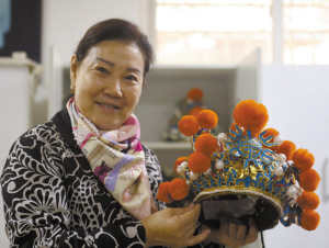 萧声京剧团团长王美英:坚持市民免费京剧
