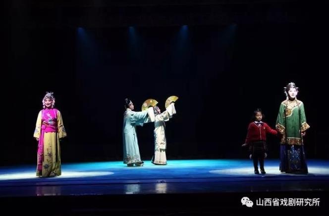 小剧场金剧《花田外》:美与美的大满贯
