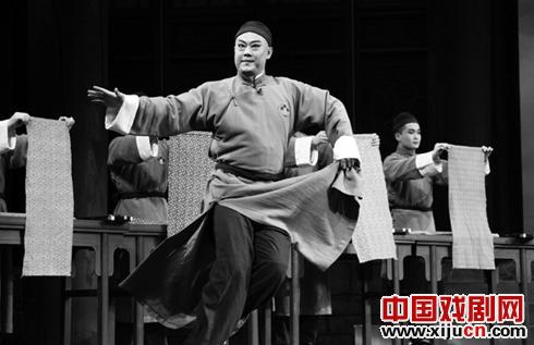 山东京剧院上演的新历史京剧《瑞池香》是十大艺术节的重要剧目。
