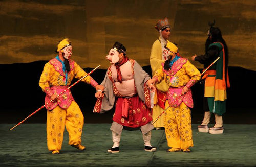 京剧《两个悟空是真是假》在日本荷花上演了16场
