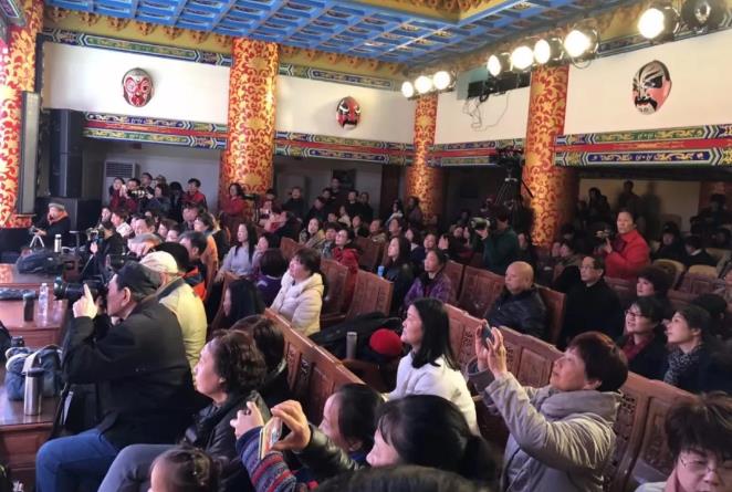 从2016年到2017年，文化部派学生到北京报道演出成功举办。
