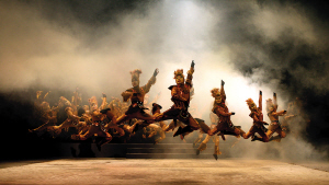 浙江京剧团的大型京剧《万马奔腾》首次亮相第18届迪拜国际赛马世界杯
