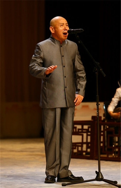 张克、赵秀君、李佩红、刘桂娟、松露等七个“梅花”同台演出庆祝全运会。
