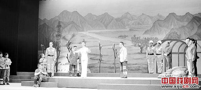 新晋戏剧《母亲河之恋》演出
