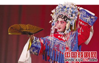 七岁的唐齐豫参加了中国戏曲梅花大奖赛的决赛，表演了《醉妃》
