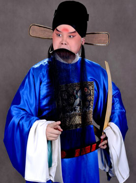 长安大剧院今晚将上演京剧《赵佗投北，管青特区，夜评潘虹》。
