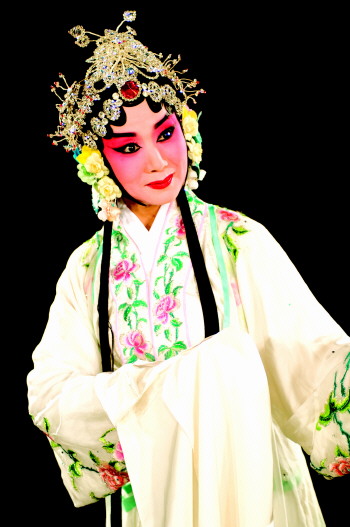 梅派青张懿英:每个手指都有游戏
