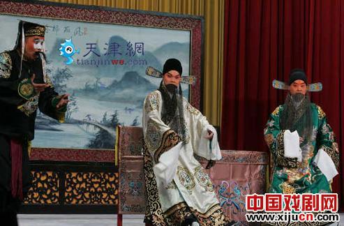 天津青年京剧团上演重复的传统剧目《伍子胥》
