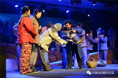 金剧《焦作尤鲁》的大型现代戏剧《介休》在第一场演出中获得了广泛好评。
