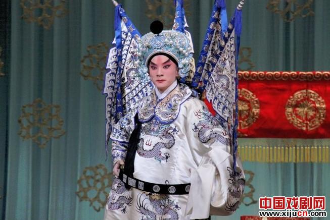 京剧和武术在梅剧院的首次特别演出:王璐和刘大可主演了《战马超级》
