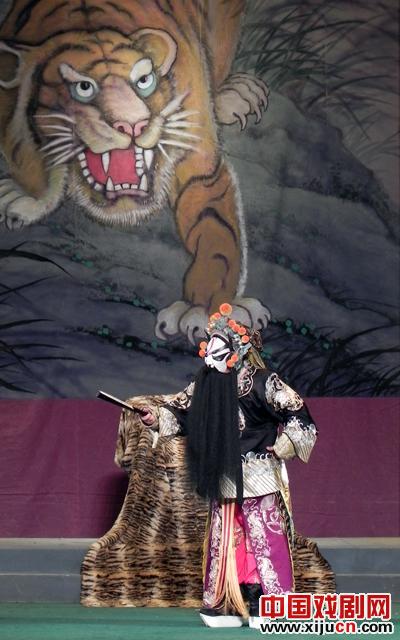 沈阳北京剧院上演经典历史剧《哈利·波特与光纤》
