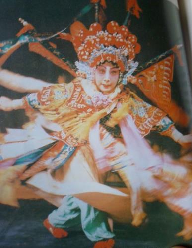 高崔莹的艺术经历
