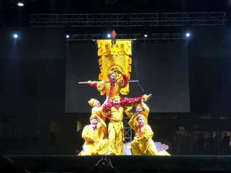 国家京剧剧院“天宫”的经典剧目在墨西哥新莱昂的圣卢西亚国际艺术节上演出。
