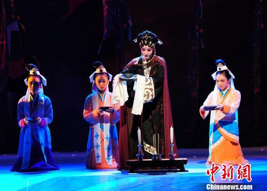 新京剧《新竹》在第八届南京中国京剧艺术节上大放异彩
