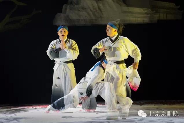 京剧《馒头山》在北京京剧剧院新的小剧场上演。
