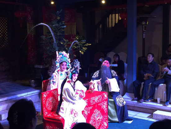 云南京剧剧院举行了一次独特的古典京剧欣赏会
