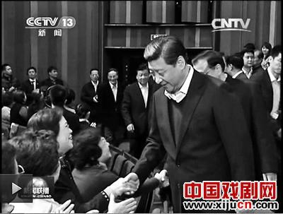 国家领导人观看新年歌剧晚会
