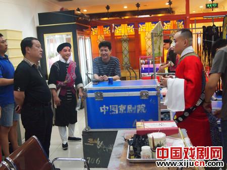 央视青年北京锦标赛:王皓灵活的“偷甲”金星忙碌的“轿子”

