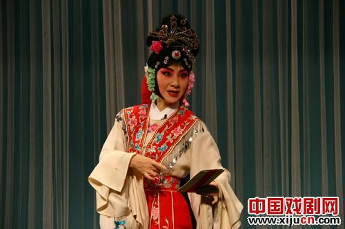 国家京剧剧院一组“红色经典传统名节”举办“2012海南省高雅艺术走进校园”音乐会
