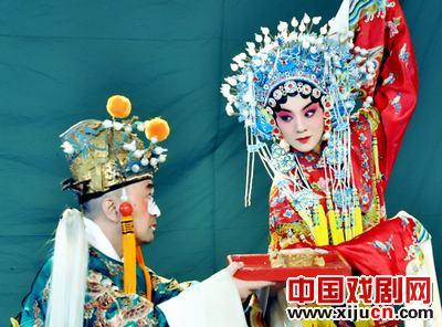 李保田、王晓晨戏中父女配合默契《丑角爸爸》