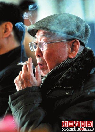 谭元寿欣慰正岩挑大梁