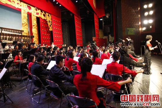 大型民族乐伴奏乐队