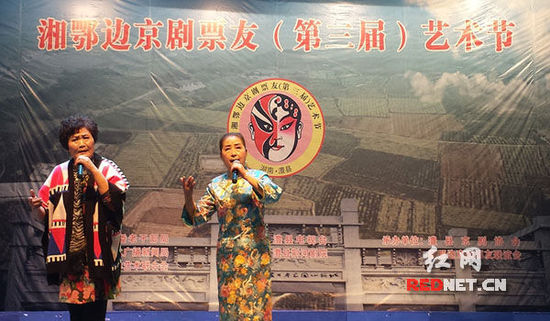 澧县京剧协会张二姐等演唱《风雨同仁堂》选段