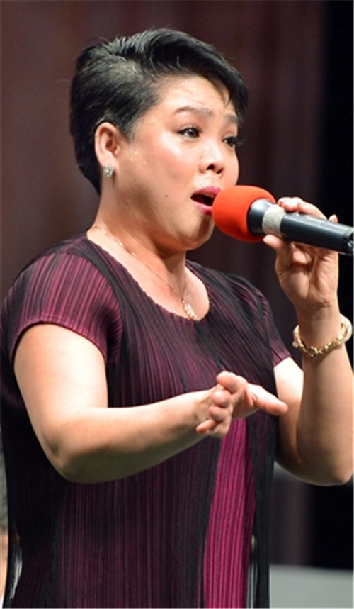 夏霞演唱《桃花庵》选段。