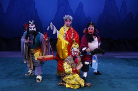 京剧《火焰山》掌声雷动
