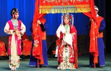 程派京剧《索林胶囊》在福州演出
