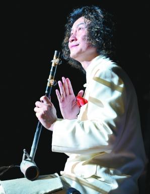 吴汝钧的北京歌曲《金陵颂》介绍了故乡南京
