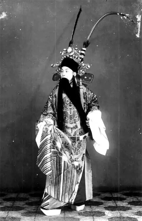 周方鑫先生谈京剧《探望母亲与通关》
