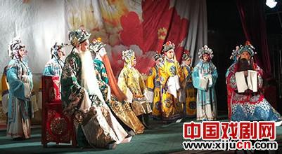 淄博北京剧院《无论多雪我们都将演出》
