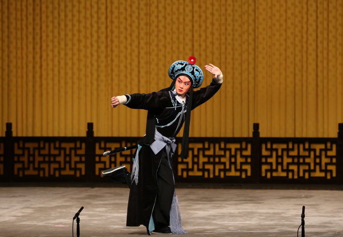 京剧《林冲夜奔》张艺严饰演林冲