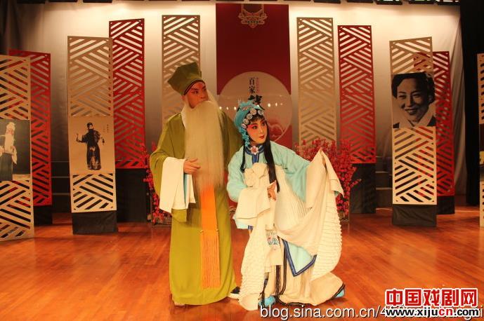 李明星郭爱爱《走山》