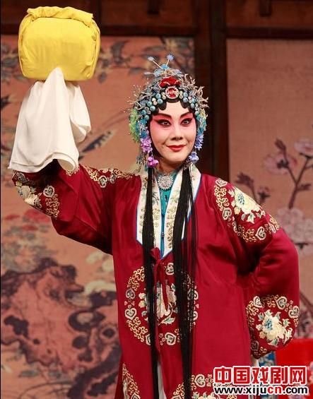 梅兰芳大剧院将于10月12日上演经典京剧《穆桂英掌权》。
