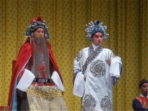 百名京剧名家名票走进省邗中