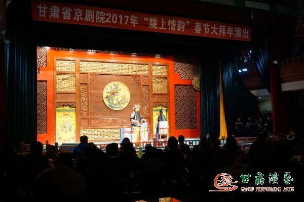 京剧老手喜欢在春节时称赞“龙尚青云”的表演
