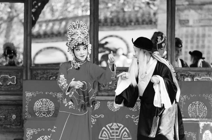 晋剧《Xi·容桂》参加了2017中国戏曲文化周当地花园的地方戏演出。
