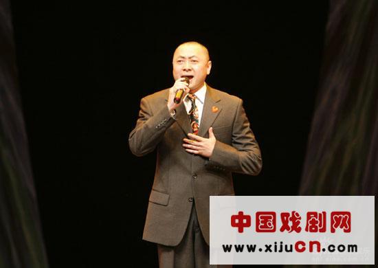 吉炜君唱京剧选段《智胜虎山》
