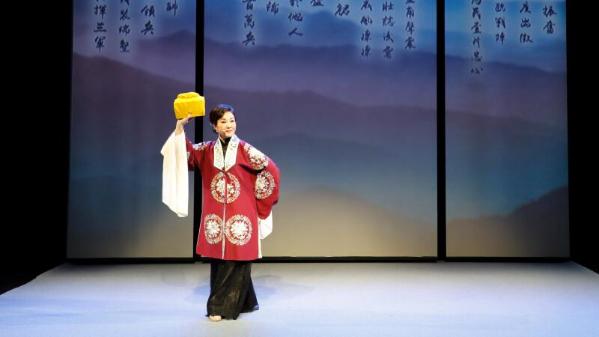 在梅边 九歌——魏海敏梅派曲集