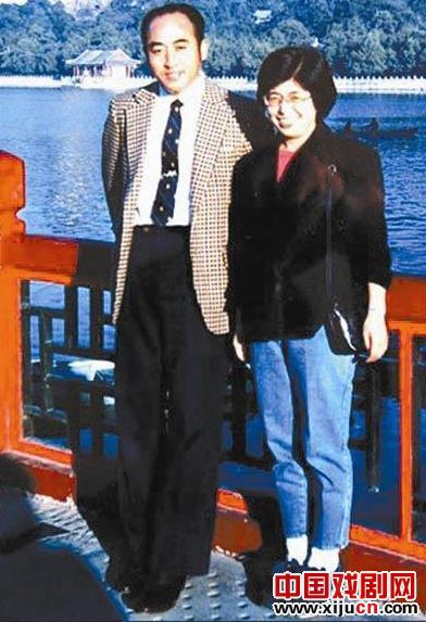 庄子和日本女孩佐佐木敦子被京剧所束缚
