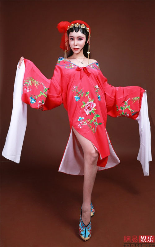 上戏女模特钱晓琪京剧写真