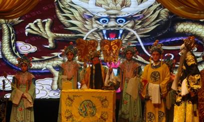 大阳泉庙会上演金剧《夏河东》
