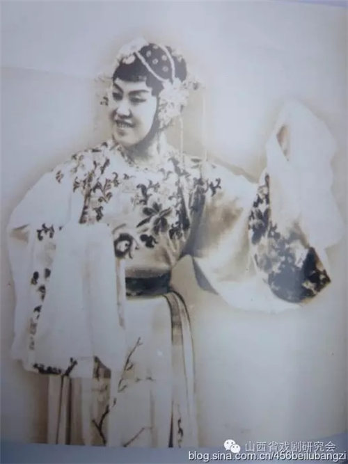 著名京剧艺术家刘俊英
