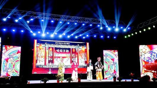 华中科技大学京剧社《群英会·草船借箭》在第五届武汉地区高校大学生戏剧节上获多项大奖