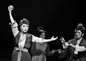 儿童神话京剧《梁紫湖传奇》在北京首映式上赢得好评
