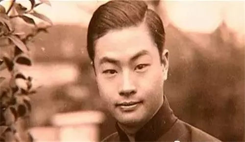 京剧大师秋艳的武术人生
