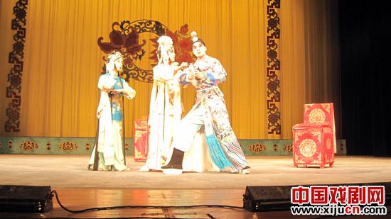 庆祝京剧世界遗产申请一周年，举办京剧艺术节
